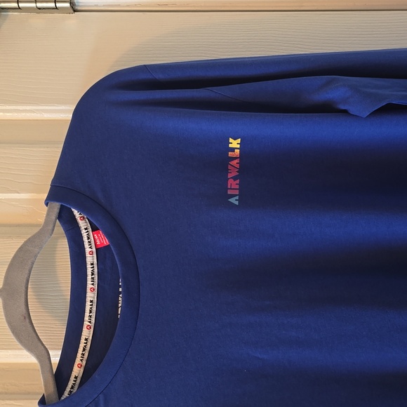 AIRWALK BRAND MEN'S BLUE LONG SLEEVE TEE-SHIRT SIZE MEDIUM - Picture 7 of 16